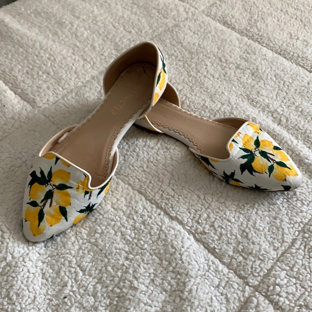 Lemon pattern flats🍋